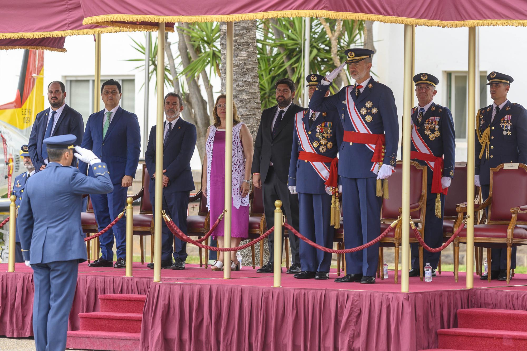 Las imágenes de la visita del rey Felipe VI en la Academia General del Aire de San Javier