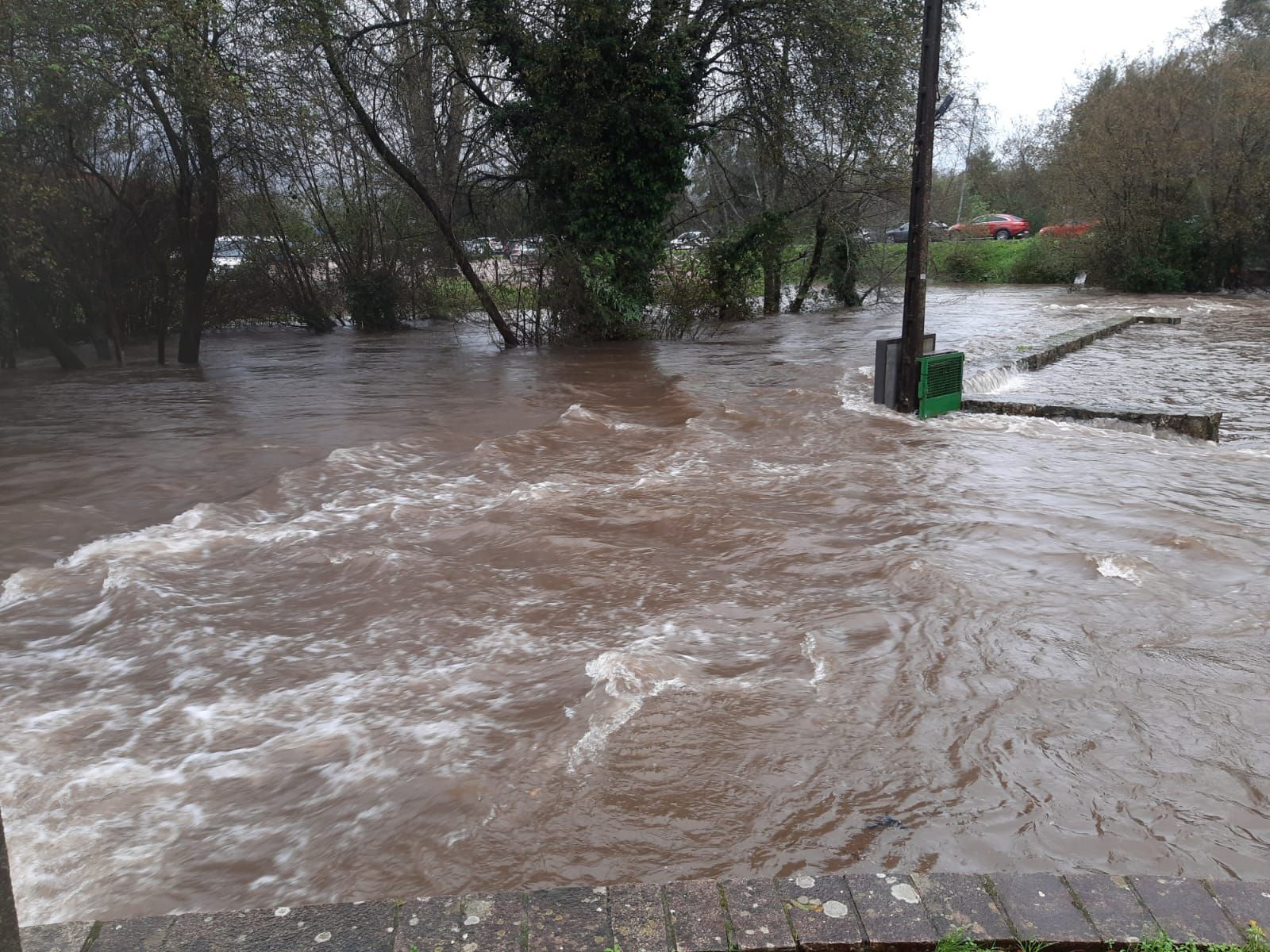 Así estrena el año Gondomar: inundaciones, caída de muros y calles cortadas