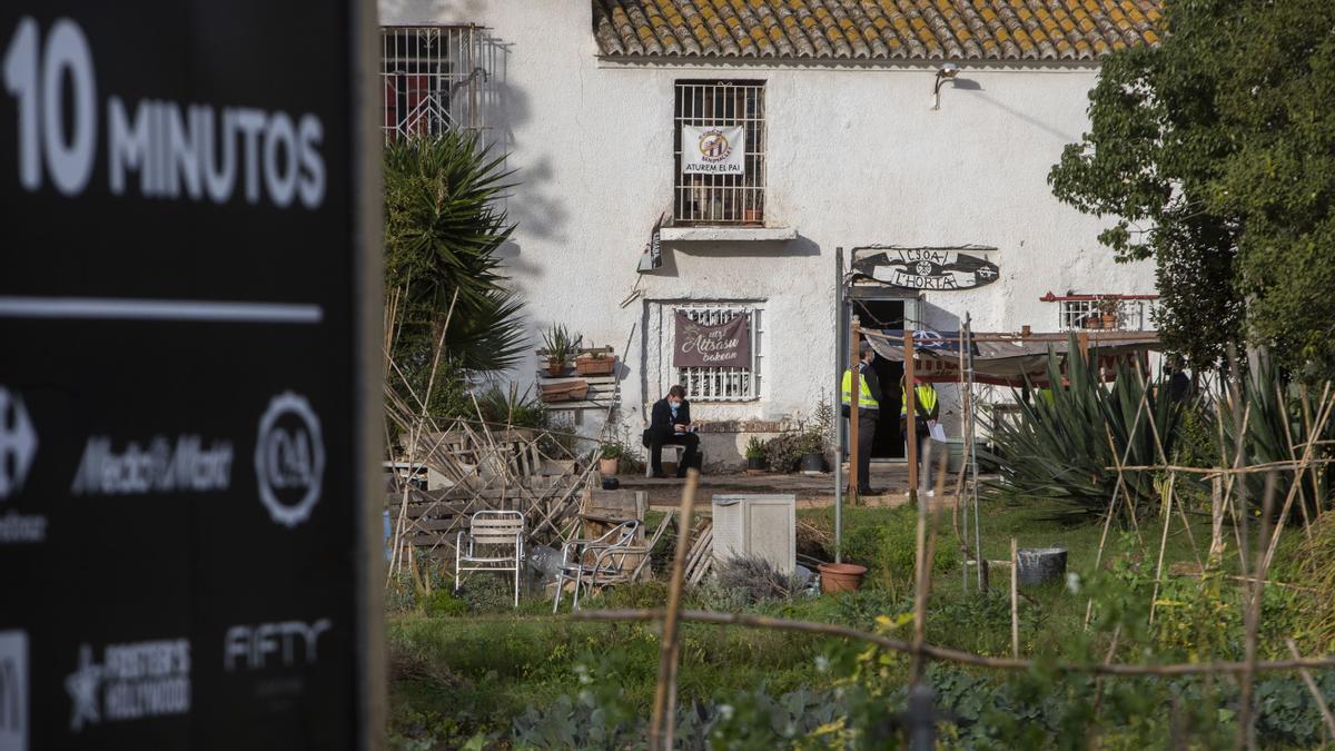 Desalojo y cargas policiales en un casal okupa en Benimaclet