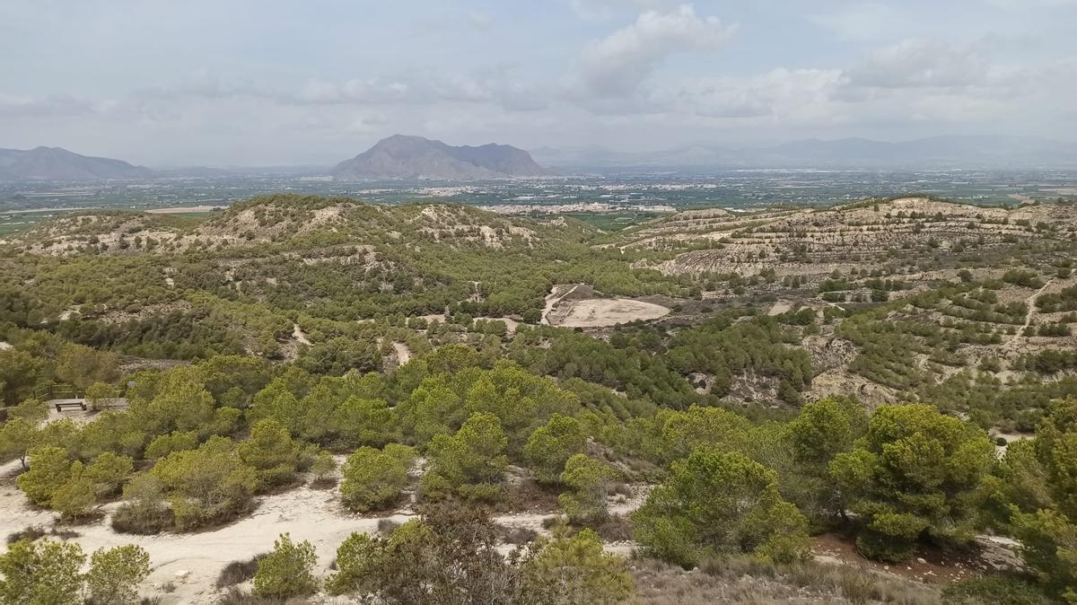Sierra de Benejúzar desde el mirador situado junto al Cabezo Redondo