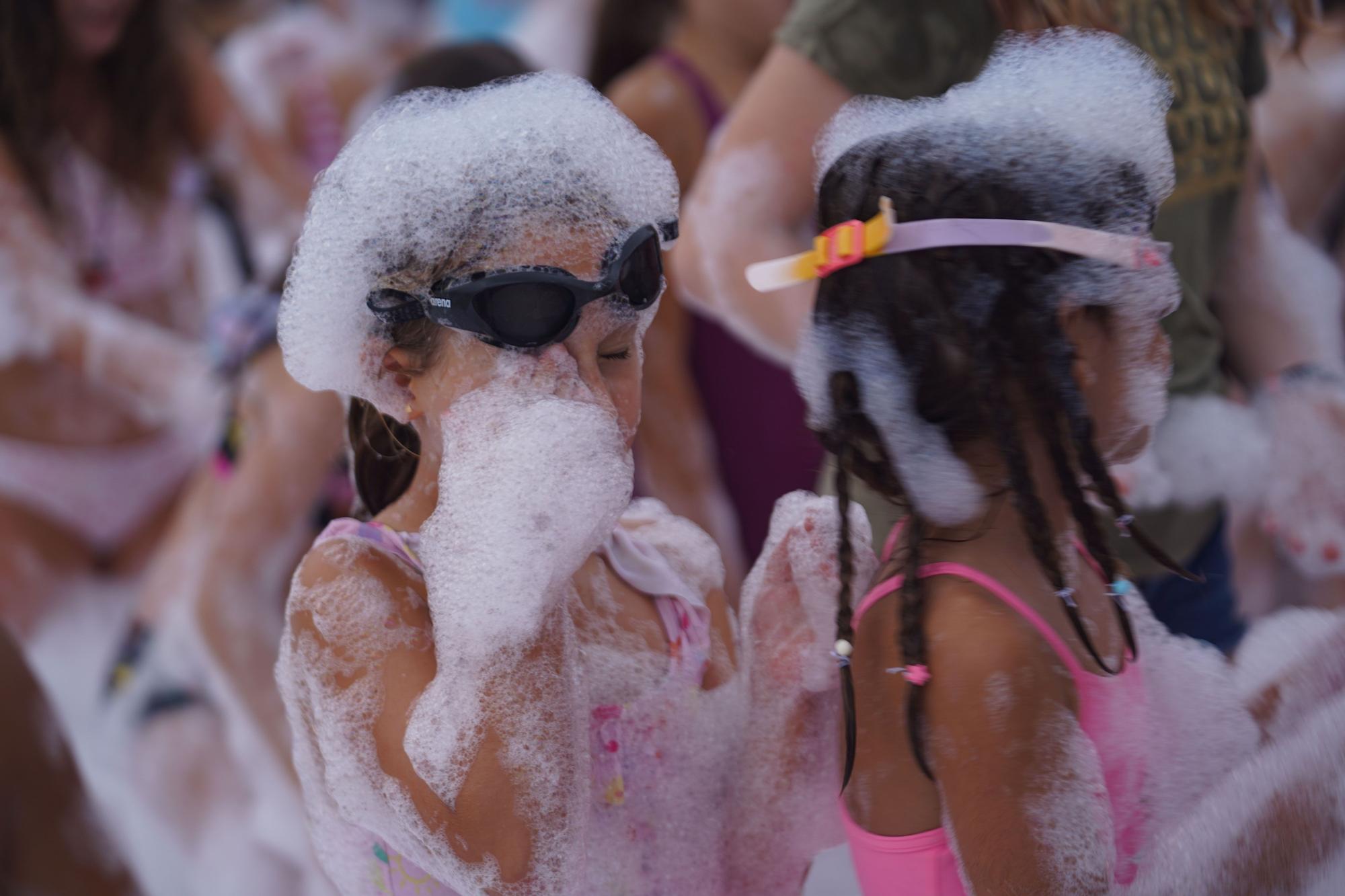 Mira aquí todas las imágenes de la fiesta de la espuma infantil en Jesús