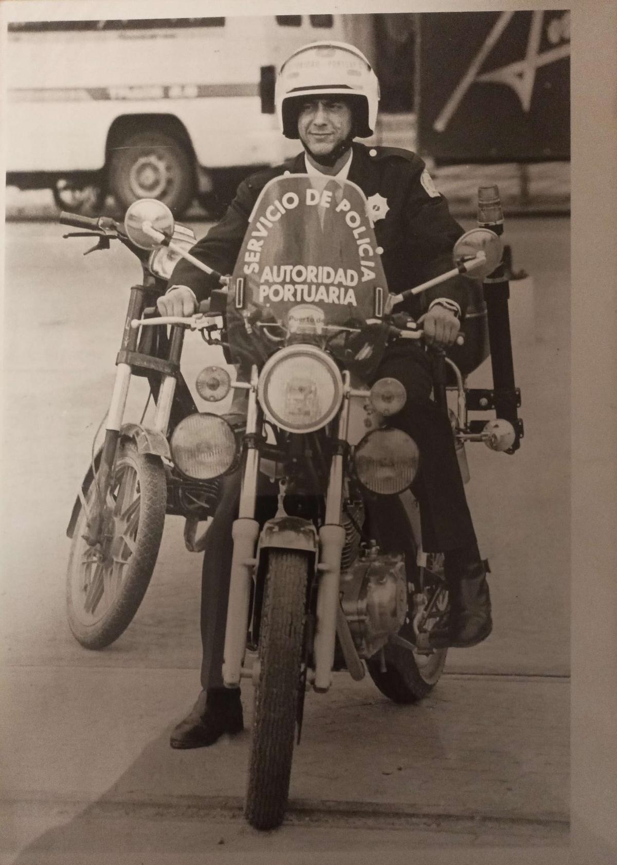 Vehículo de la policía portuaria hace décadas.