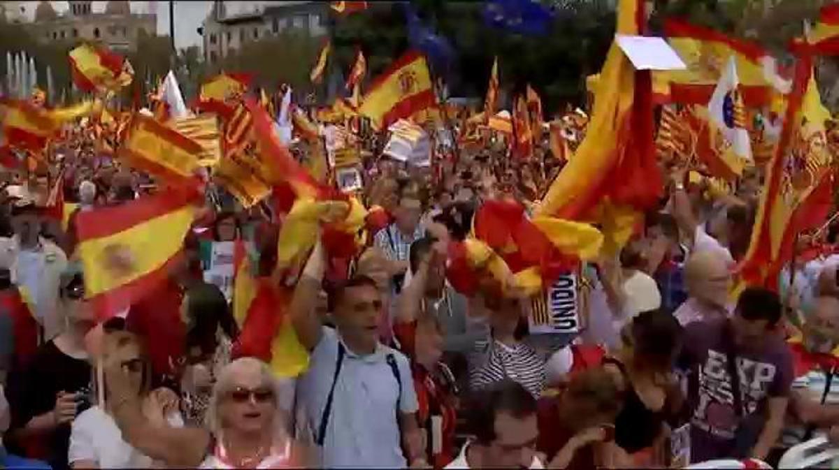 Barcelona sale a la calle para celebrar el Día de la Hispanidad
