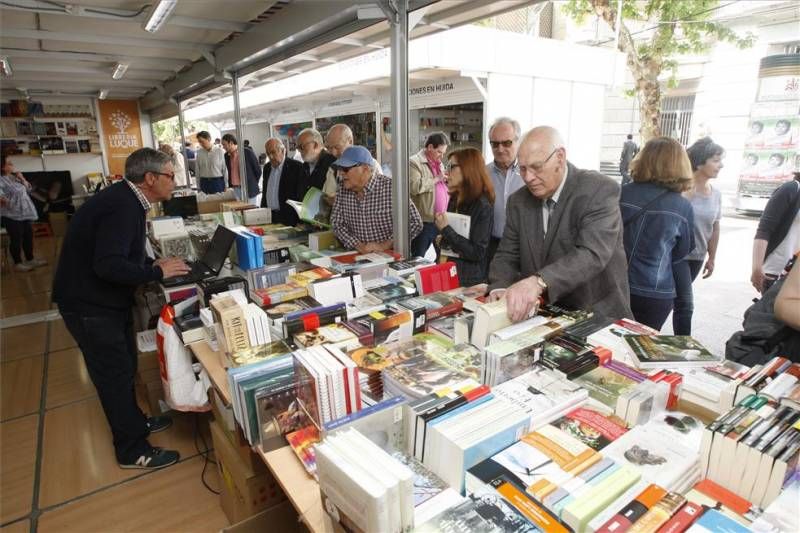 GALERÍA DE FOTOS / Arranca la Feria del Libro de Córdoba