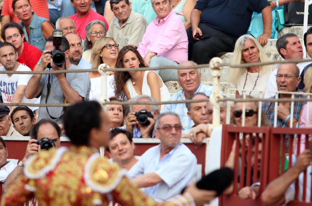 Las imágenes de la tercera corrida de abono de la feria taurina de Málaga en La Malagueta.