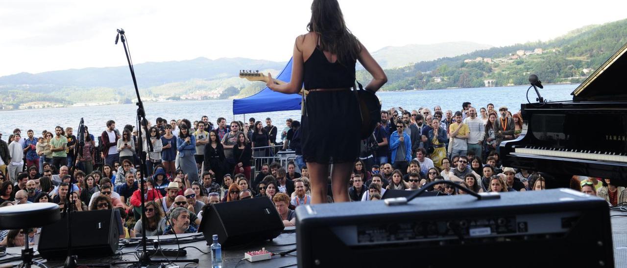 Público en un concierto del Festival Estrella Galicia Sinsal San Simón.  / FARO