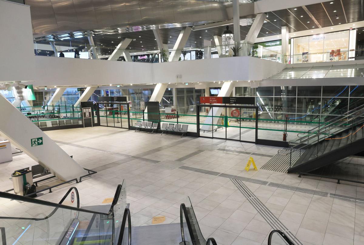 Estación de tren de Urzáiz, cerrada por segundo día