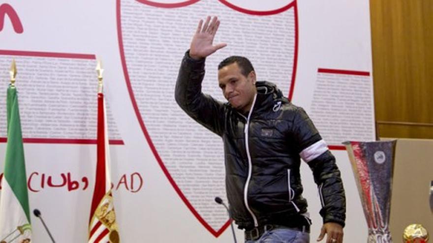 Luis Fabiano se despide del Sevilla