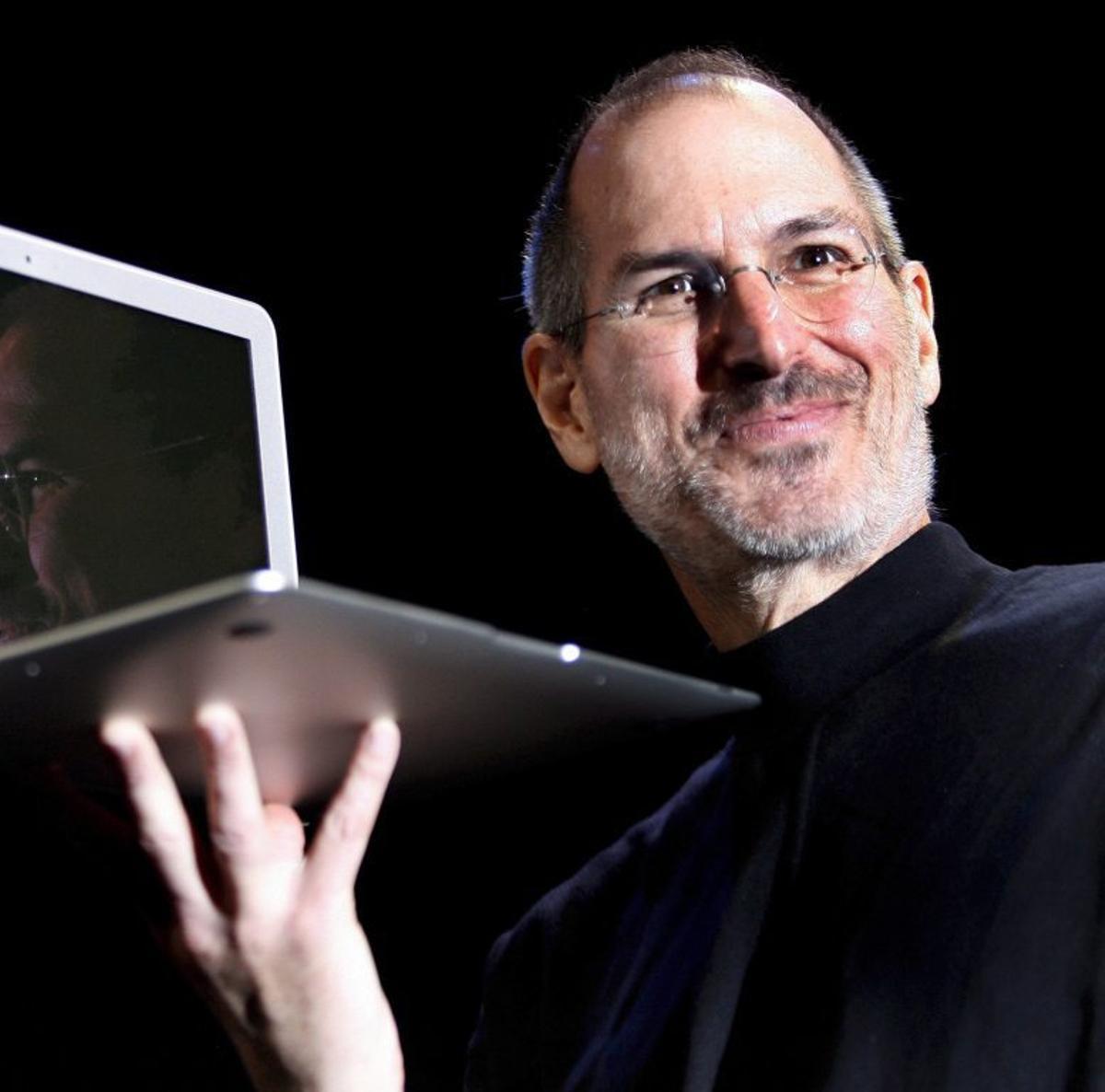 Apple celebra mig segle amb la IA com a gran amenaça a la seva hegemonia