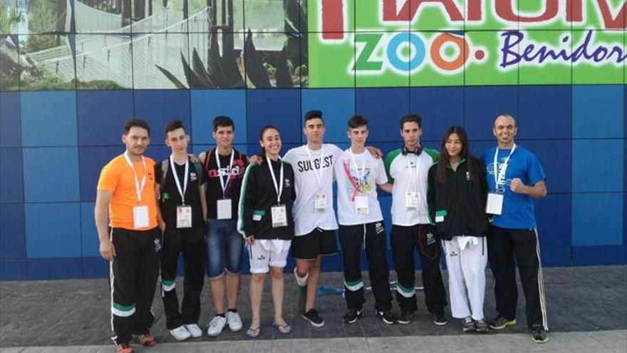 Plata nacional junior del taekwondista israel campón