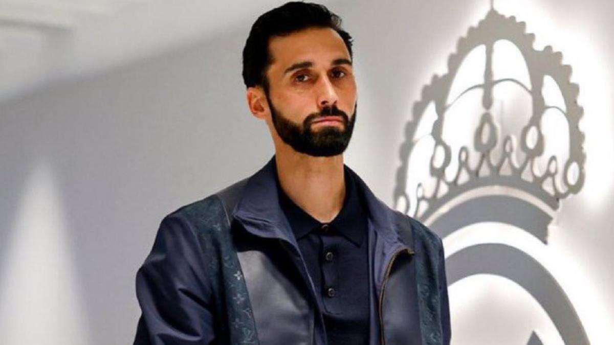 Álvaro Arbeloa, concentrado antes del partido ante el Atlético de Madrid