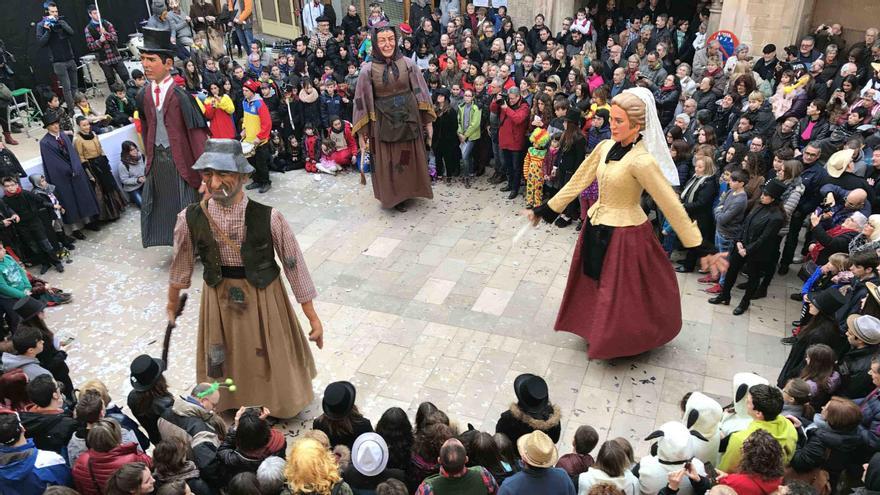 Els gegants de la festa del Brut i la Bruta de Torà