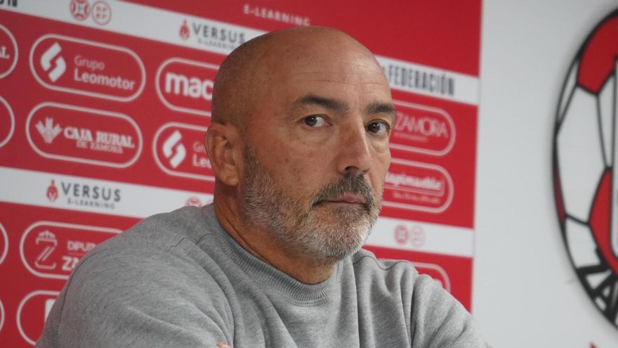 Juan Sabas, técnico del Zamora CF: "Las áreas nos han matado y hay que ganar en las áreas"