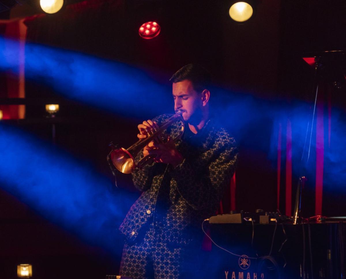L’eivissenc Pere Navarro tocant la trompeta durant un concert.| | ARXIU PERSONAL