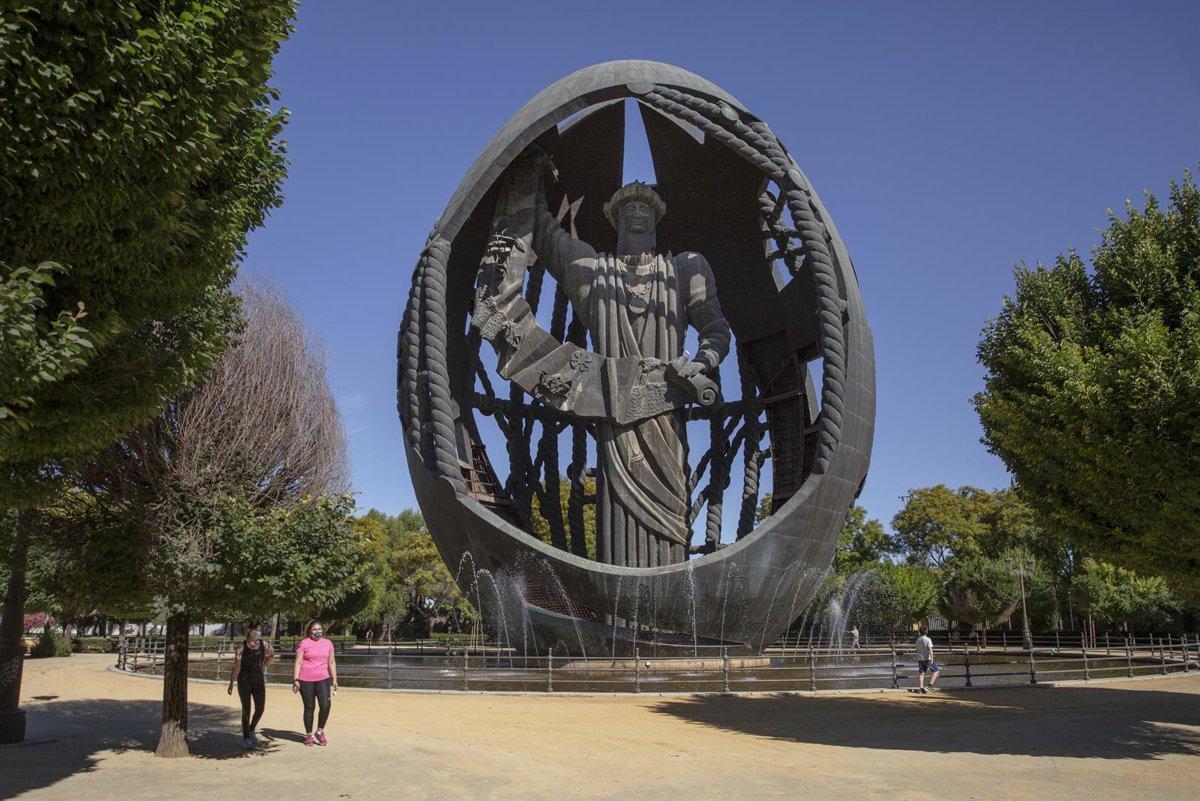 El 'Huevo de Colón', en Sevilla, es el monumento más grande de toda España