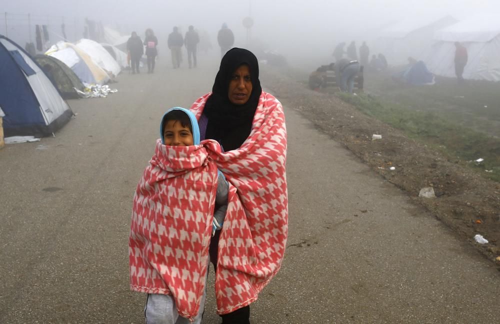 Los refugiados se agolpan en Idomeni