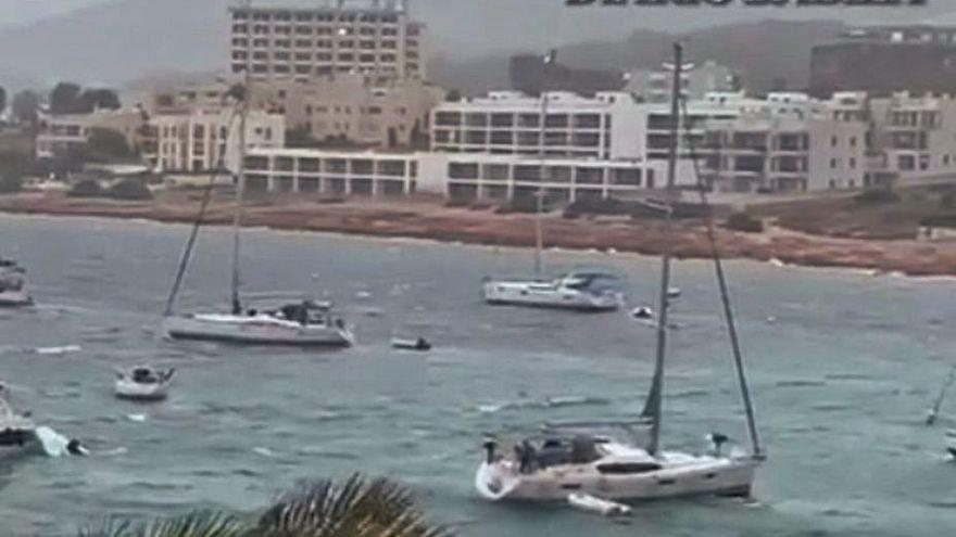 La tormenta provoca momentos de tensión en la costa de Ibiza