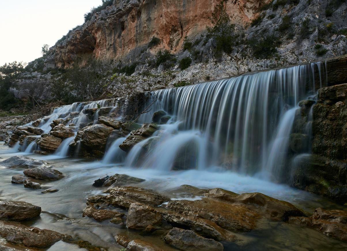 Situado en plena sierra de Mariola, Bocairent ofrece infinidad de rutas de senderismo en parajes únicos.