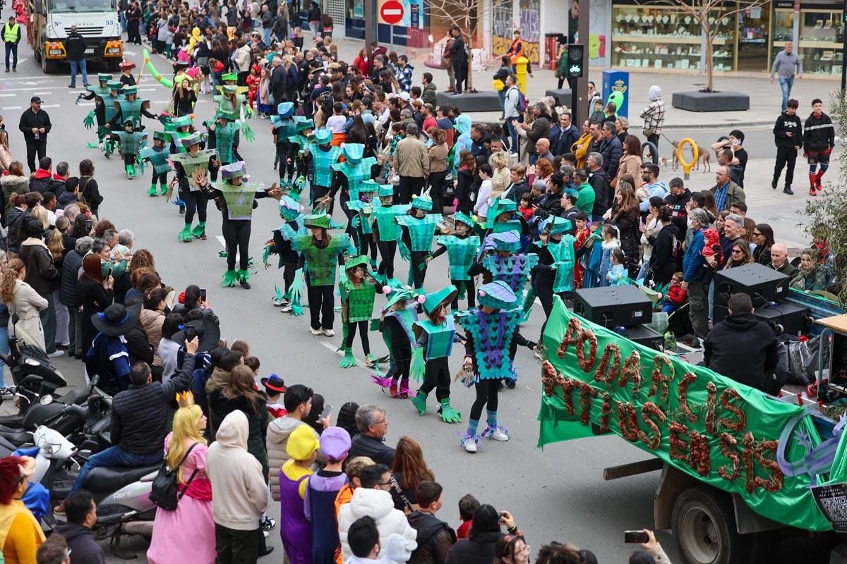 Búscate en las imágenes de la rúa de Carnaval de Ibiza