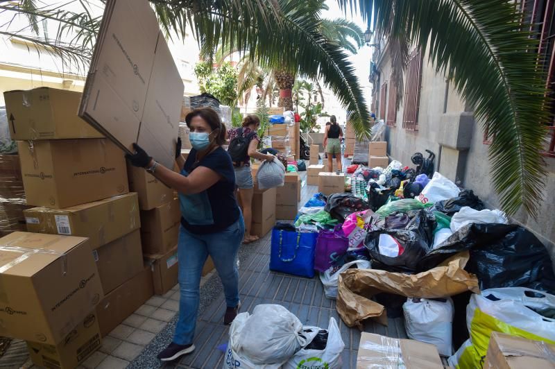 Recogida de ayuda para los damnificado de La Palma en UGT