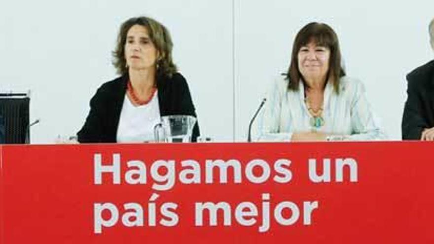 Por la izquierda, Hugo Morán, Teresa Ribera, Cristina Narbona y José Domínguez, en un acto celebrado en la sede del PSOE en Madrid.