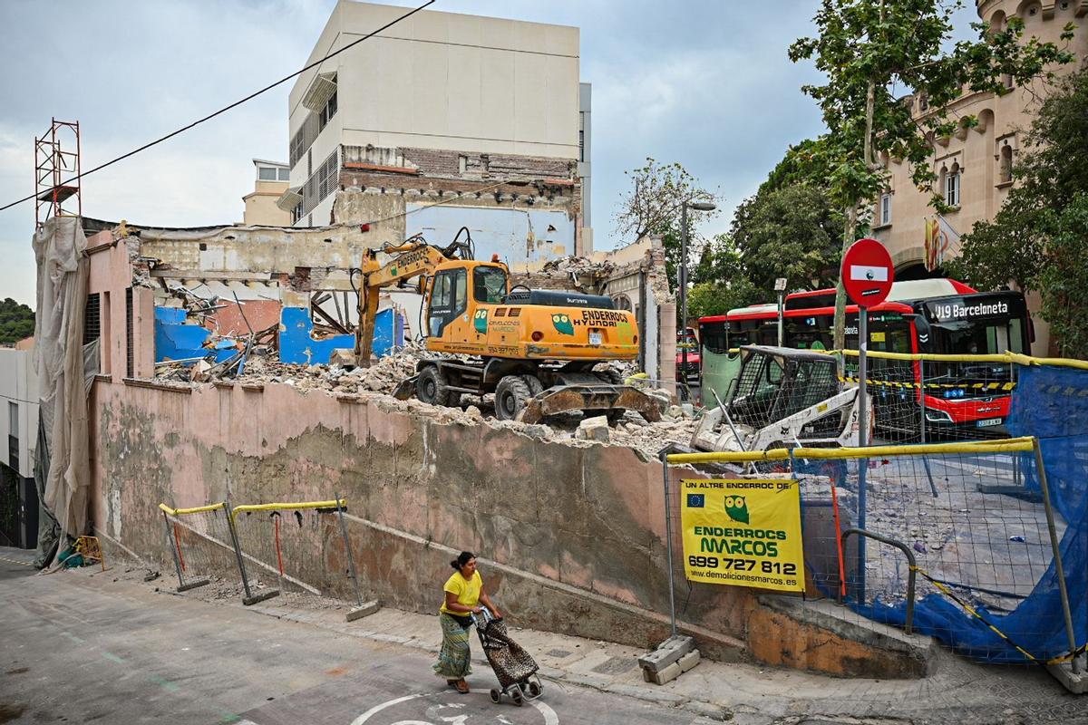 El derribo del edificios de Balet y Blay.