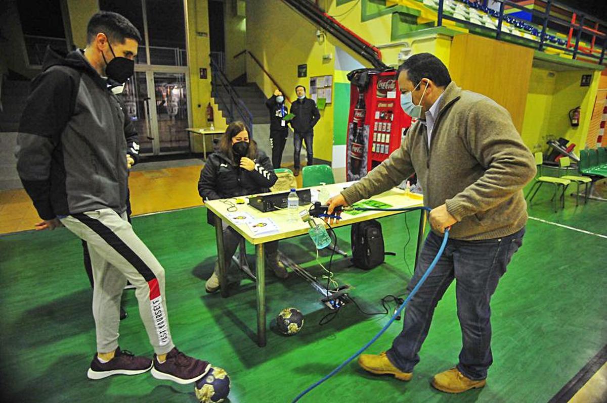 Cualquier útil es objeto de higienización a fondo. |  // I. ABELLA