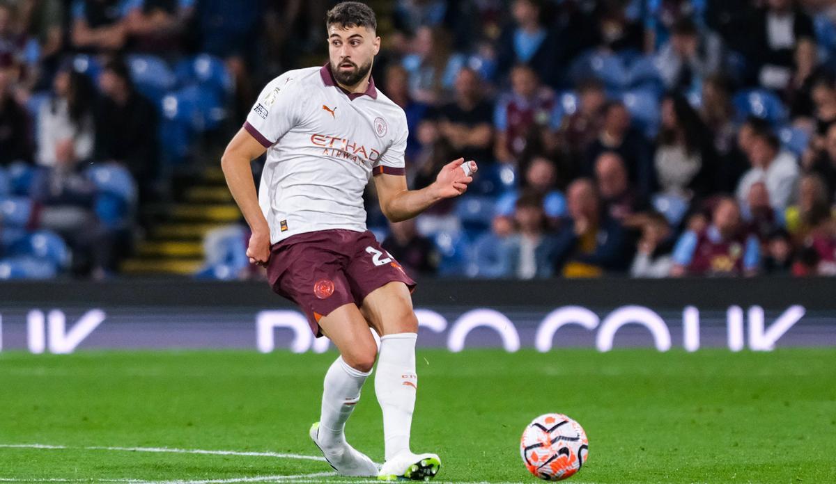 Josko Gvardiol, en su debut con el City en el campo del Burnley.