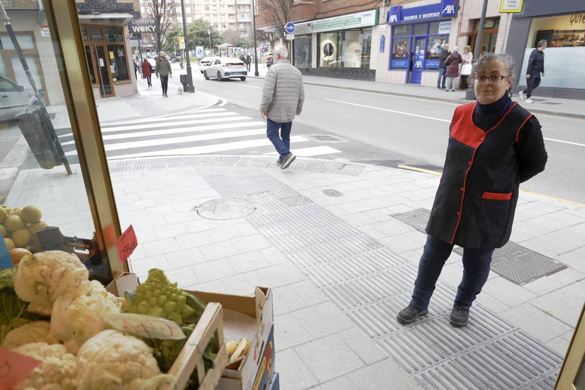 Vecinos de El Llano valoran la renovación de los pasos de peatones en la avenida Schulz, con luces y sombras: “Las obras no son un plato de gusto, pero una vez hechas, se nota la mejora”