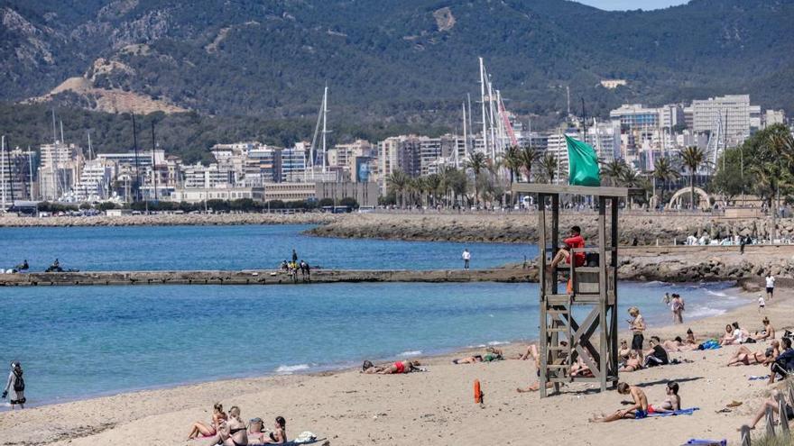 Dos detenidos por robar a punta de cuchillo un bolso en Can Pere Antoni