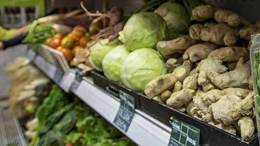 Verduras en un supermercado.