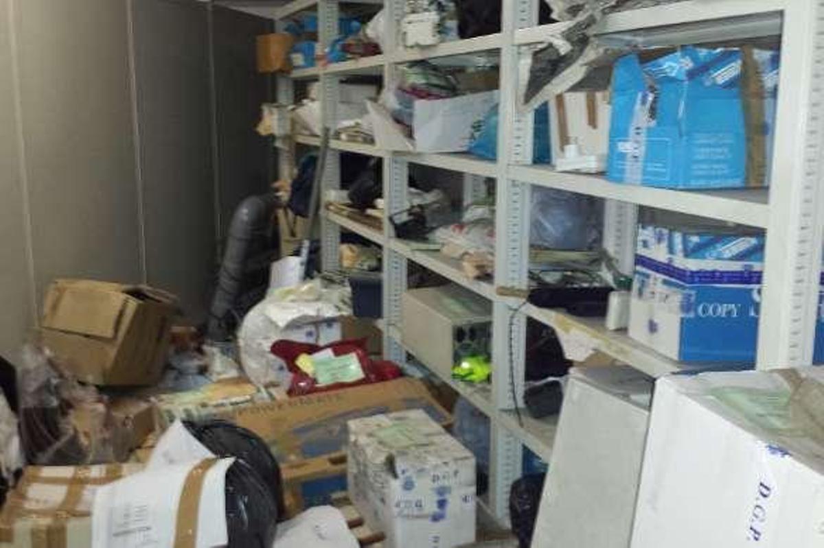 Los juzgados acumulan expedientes en los pasillos porque carecen de espacio
