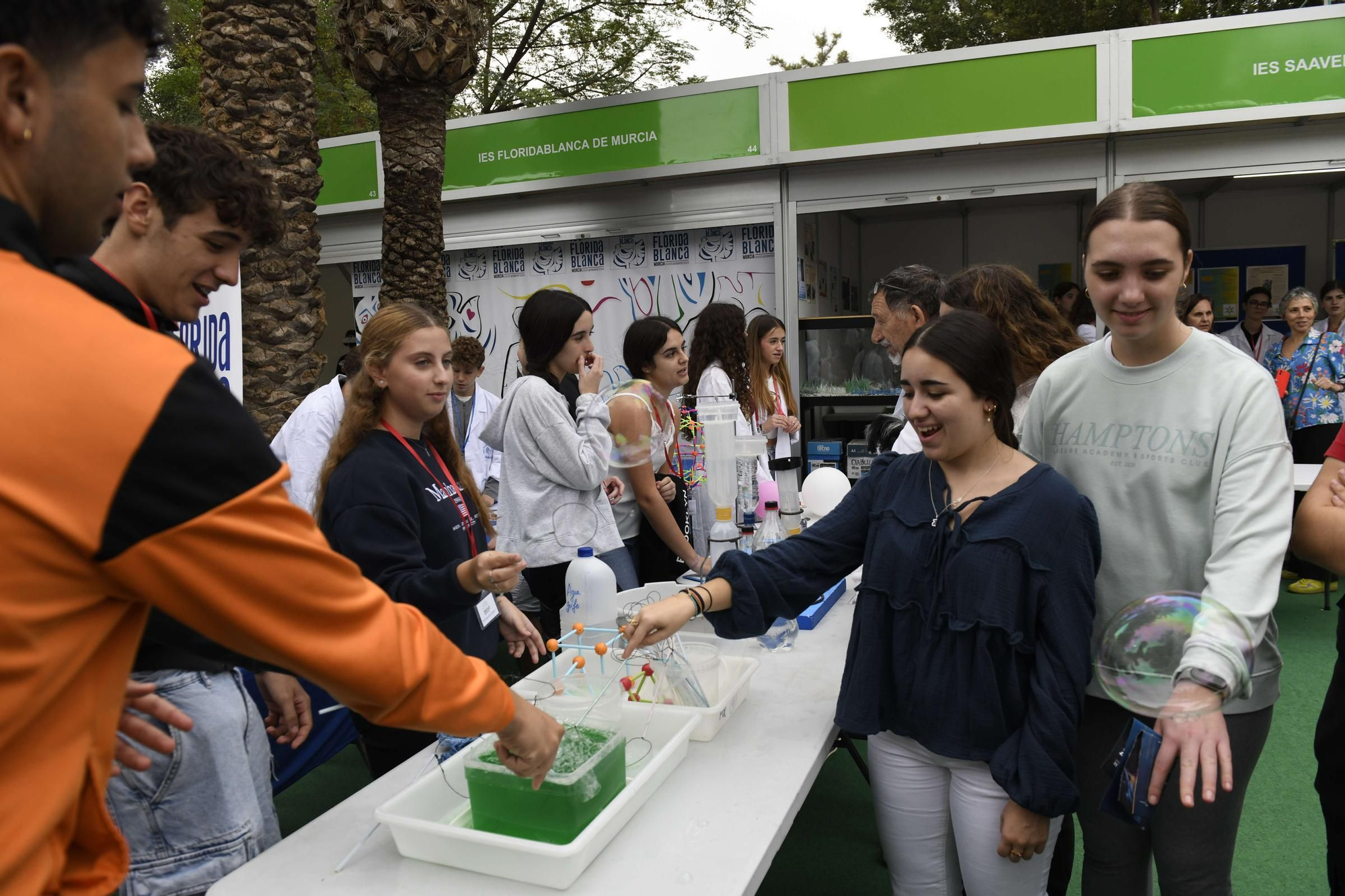 La primera jornada de la Semana de la Ciencia de Murcia, en imágenes