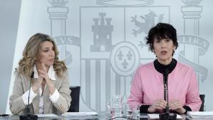 Elma Saiz, Yolanda Díaz, José Manuel Albares y Ana Redondo, durante la rueda de prensa posterior al Consejo de Ministros.