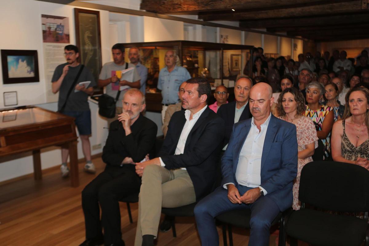 La inauguración de los espacios rehabilitados del Museo Massó de Bueu