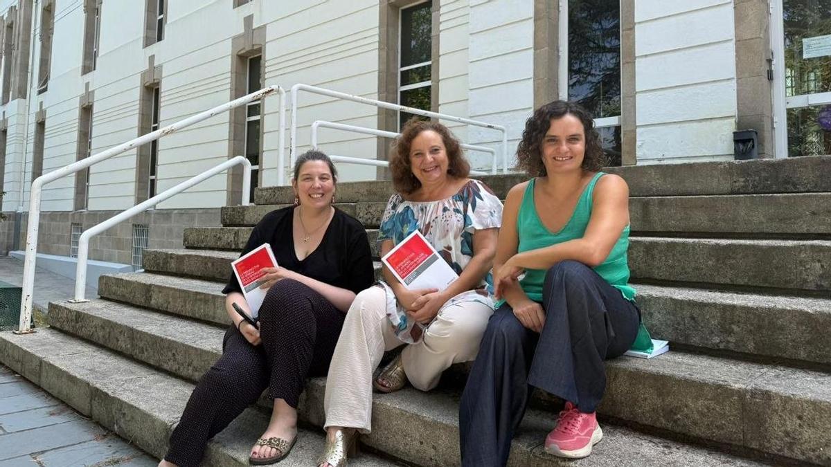 Sabela Pérez, Carmen Verde e Iria Vázquez son las coordinadoras de esta publicación, fruto de un trabajo de especialistas del campus de Ourense.