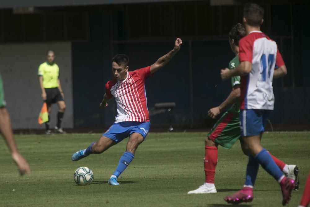 El partido entre el Sporting de Gijón y el Alavés, en imágenes