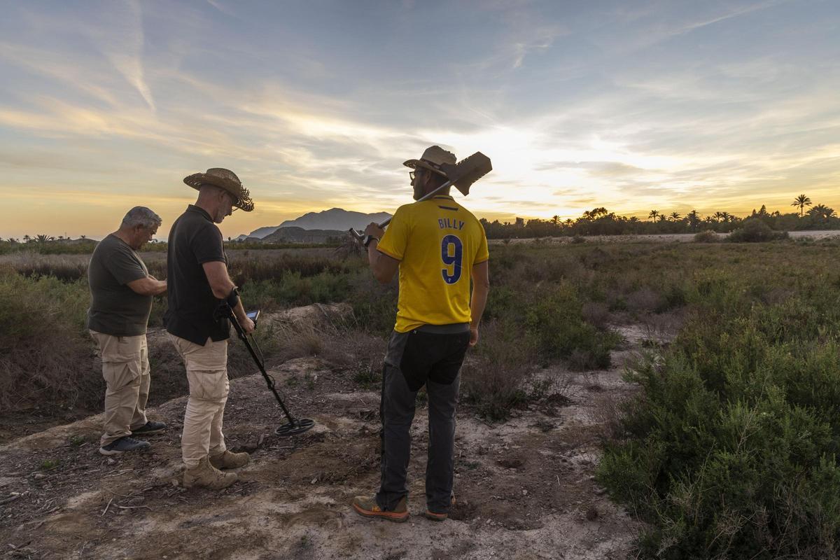 Trabajos en el antiguo campo de concentración de Albatera, en Alicante.