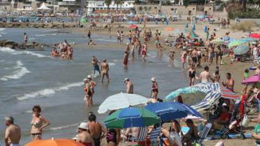 Castellón negociará alojar a turistas rusos que saturan Tarragona