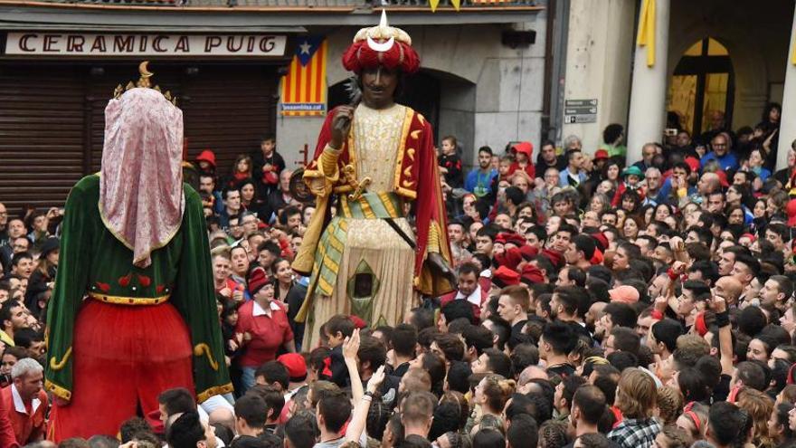 Salts a la plaça de Sant Pere.