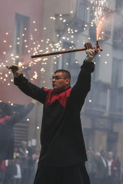 Los "correfocs" de Sarriá en Oviedo