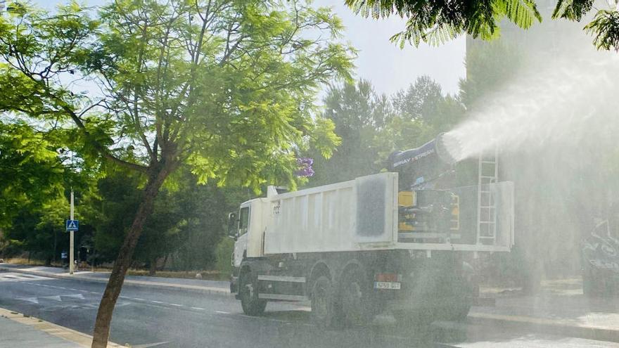 Benidorm incorpora un cañón nebulizador para desinfectar las calles de forma rápida