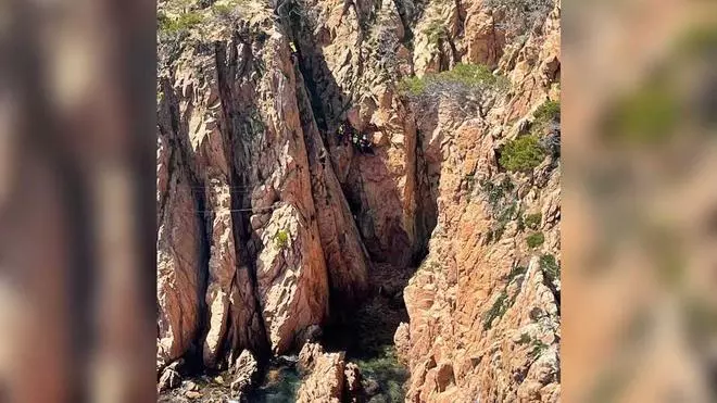 Rescaten una persona a la via ferrada de Sant Feliu de Guíxols