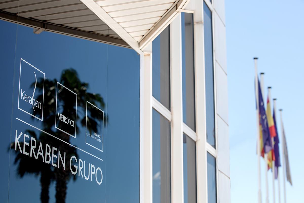 El grupo español Keraben es el referente de Victoria PLC en el sector azulejero.