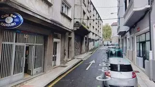 Encuentran a un hombre muerto en el portal de un edificio del barrio de A Pontepedriña