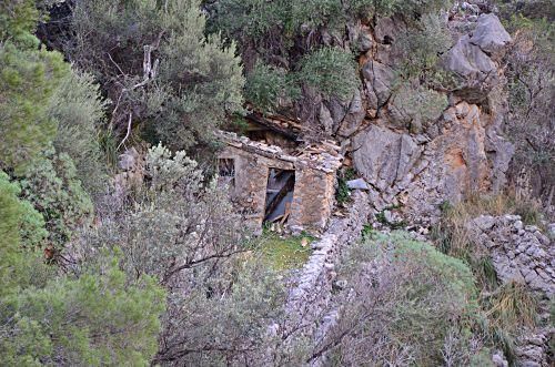 Versteckte Baracken, fast vergessene Geschichten und ganz viel Plackerei: Der Barranc de Biniaraix bei Sóller ist viel mehr als idyllische Wander-Kulisse