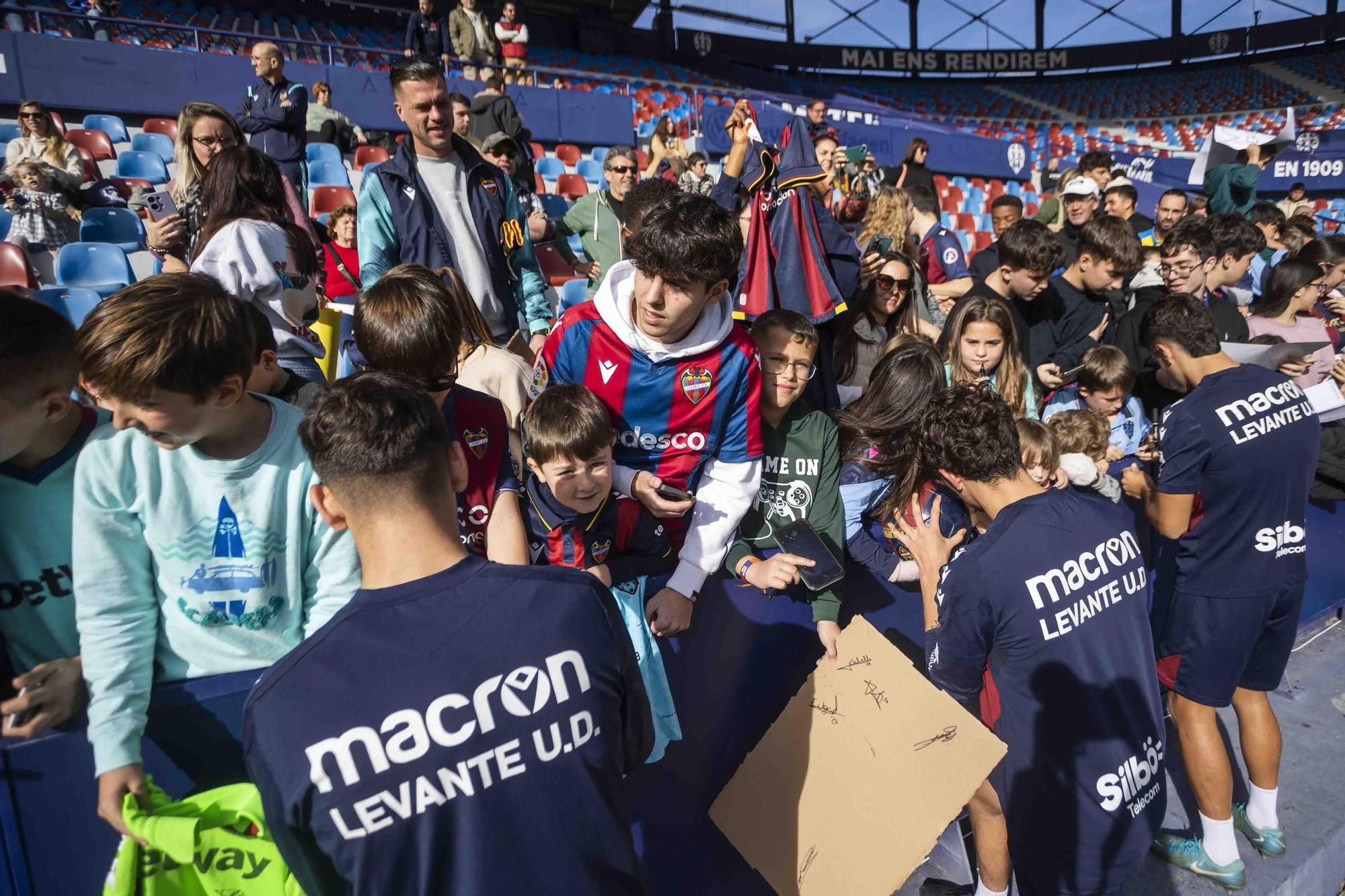 Puertas abiertas entrenamiento Levante