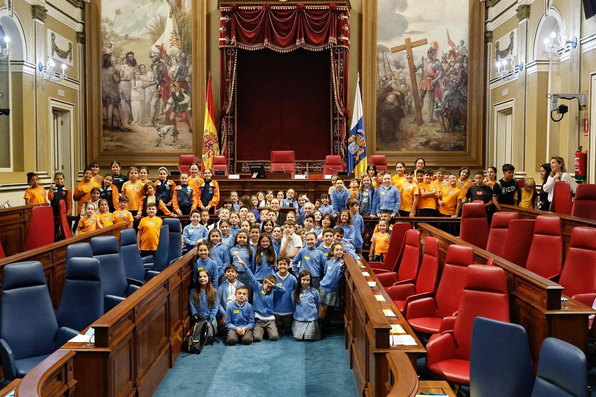 Escolares en el Parlamento de Canarias