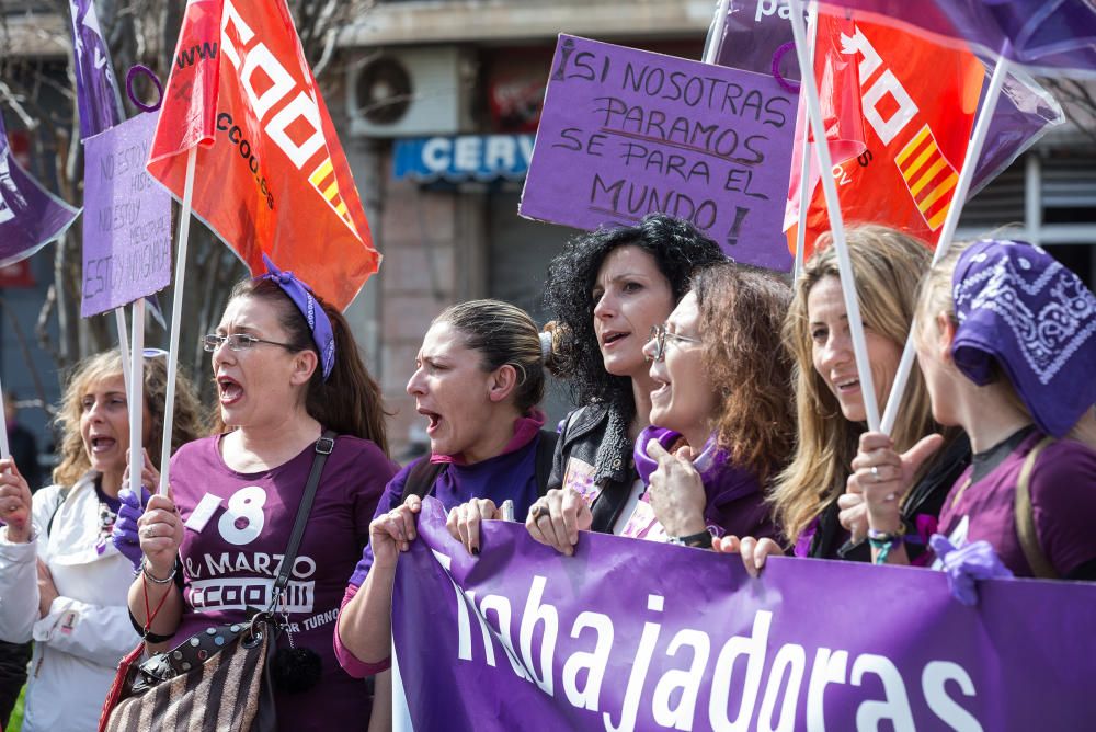 Piquete en el centro de Alicante por la huelga feminista