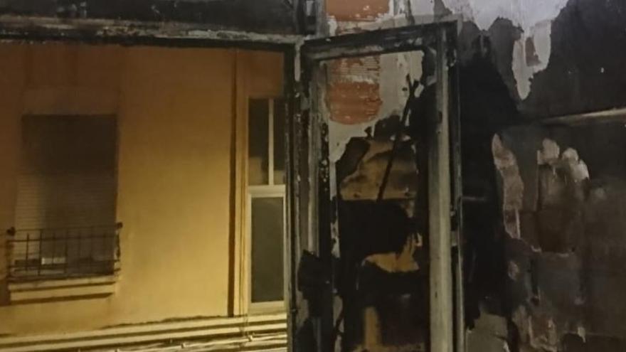 Un matrimonio de ancianos, intoxicado en el incendio de su vivienda en Sueca